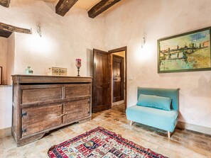 Casa de campo Confort, 2 habitaciones | Sala de estar | Chimenea 