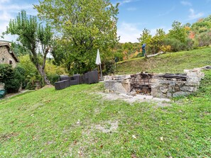 Classic Cottage, 2 Bedrooms | Balcony - Captivating Apartment in Assisi With Swimming Pool (Assisi)