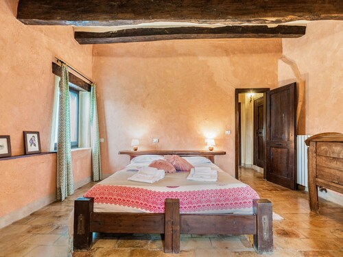 Captivating Apartment in Assisi With Swimming Pool