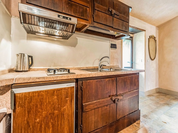 Casa de campo Confort, 2 habitaciones | Cocina privada | Refrigerador 