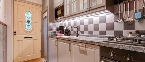 Deluxe-Apartment, 2 Schlafzimmer | Eigene Küche | Kühlschrank, Mikrowelle, Ofen, Geschirrspüler