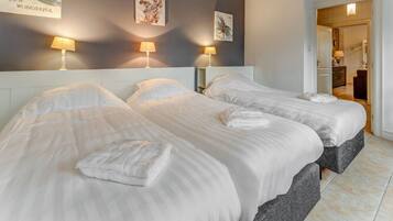 9 bedrooms, bed sheets