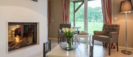 Classic House, Multiple Bedrooms | Living room | Fireplace