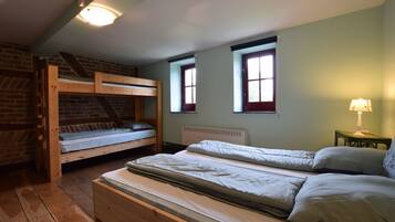 15 chambres, ameublement personnalisé