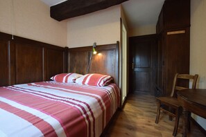 Classic House, 6 Bedrooms | 15 bedrooms, individually furnished