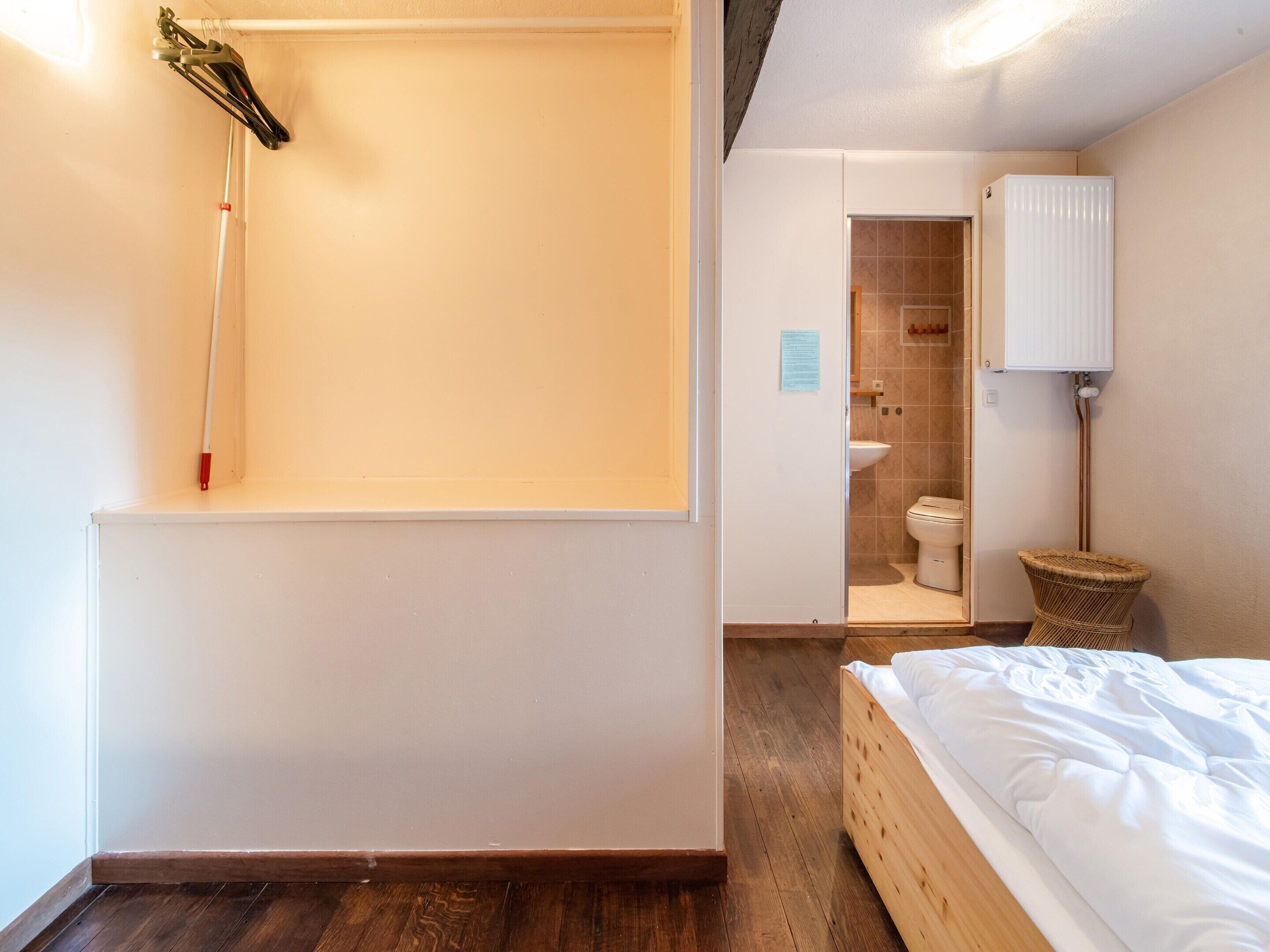 15 chambres, ameublement personnalisé