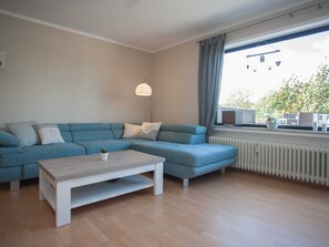 Living room - Large Apartment Near Ski Area in Winterberg Germany (Winterberg)