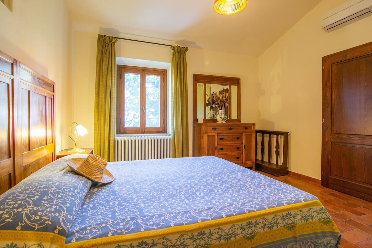 10 Schlafzimmer, individuell eingerichtet, BettwÀsche