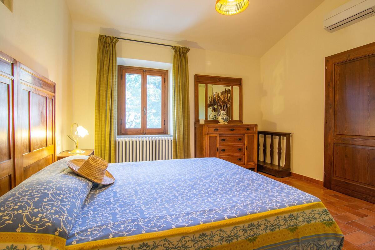 Casa de campo clássica, 3 quartos | 10 quartos, individualmente mobiliados, roupa de cama