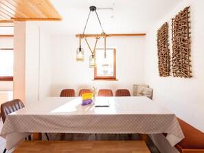 Casa clásica, 6 habitaciones | Restaurantes