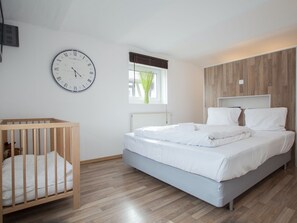 Classic apartman, 2 hálószobával | 4 hálószoba, egyedi berendezés és ágynemű
