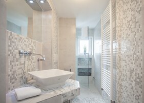 Bañera, secador de pelo