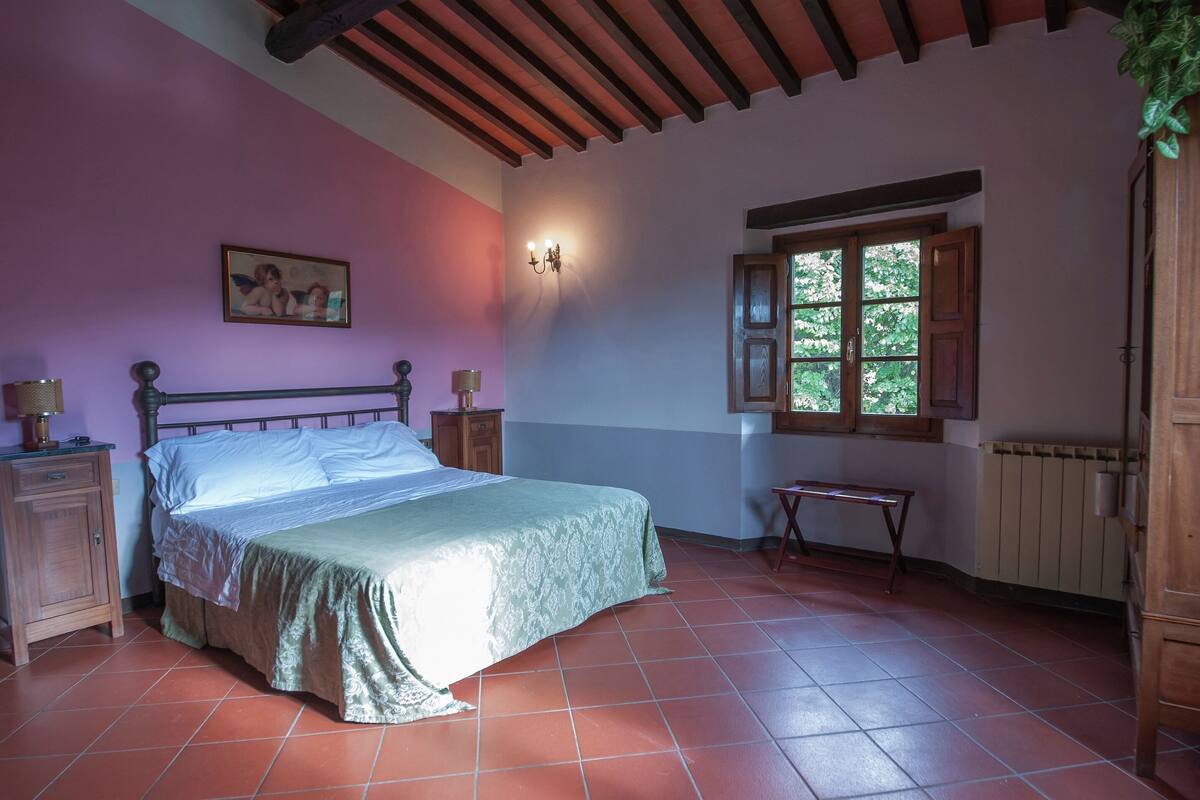 11 habitaciones, muebles diferentes y ropa de cama