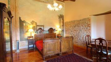 8 bedrooms, individually furnished, bed sheets