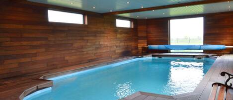 Piscine couverte, piscine extérieure