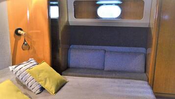 8 bedrooms, bed sheets