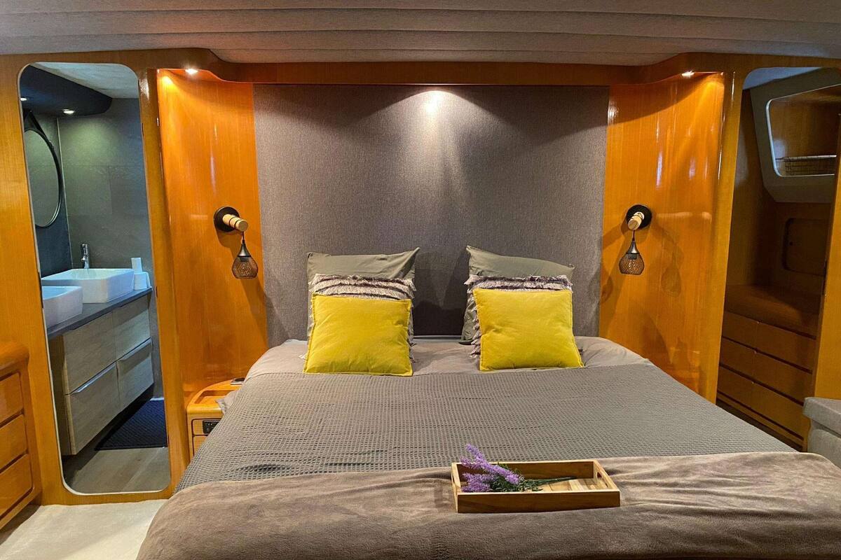 Comfort Mobile Home, 4 Bedrooms | 8 bedrooms, bed sheets