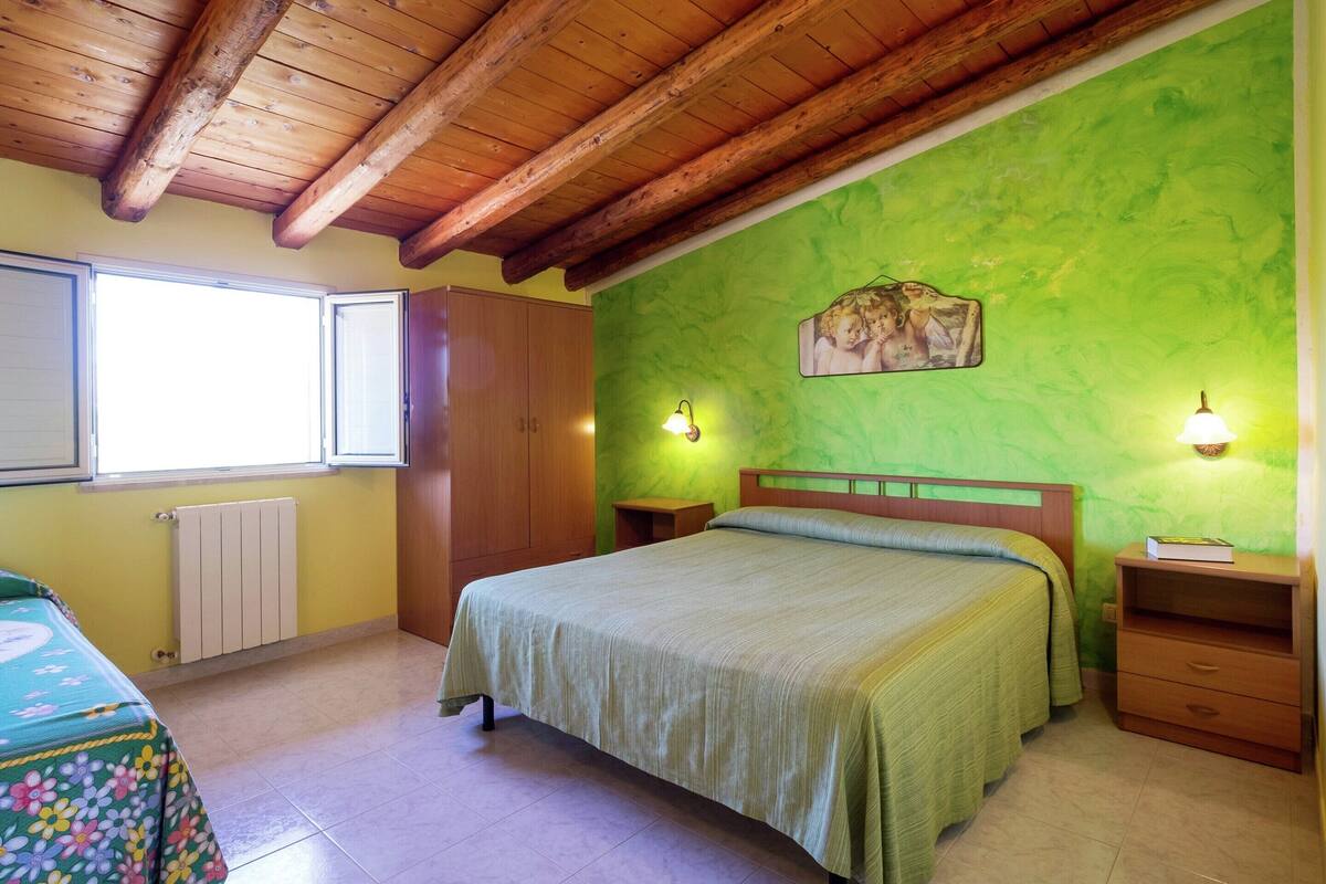 Comfort House, 1 Bedroom | 2 bedrooms, individually furnished, bed sheets