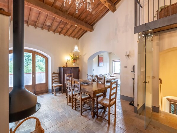 Casa Comfort, 4 dormitoris | Servei de restauració