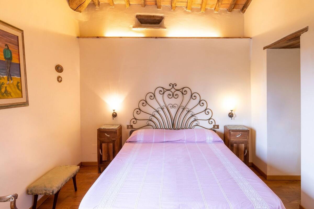 Deluxe House, 2 Bedrooms | 10 bedrooms, individually furnished, bed sheets