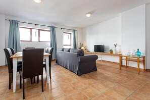 Dining - Inviting Apartment in Corralejo - La Oliva Near the Beach (La Oliva)