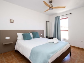 9 bedrooms, iron/ironing board, bed sheets