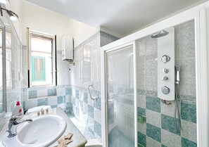 Apartment, Balcony, City View | Bathroom - Solemar Sicilia - Casa Scordia (Palermo)