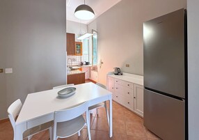 Apartment, Balcony, City View | Dining room