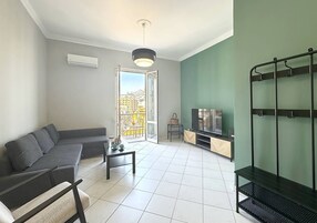 Apartment, Balcony, City View | Living area