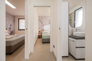 2 bedrooms, iron/ironing board, bed sheets