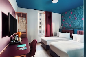 Dubbelrum eller tvåbäddsrum | Sängtillbehör av högsta kvalitet och värdeförvaringsskåp på rummet