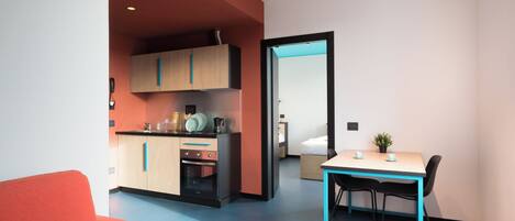 Kahden hengen superior-huone (yksi tai kaksi sänkyä) | Ylelliset vuodevaatteet, tallelokero huoneessa, työpöytä