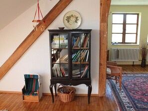Apartamento clásico, varias habitaciones | Sala de estar