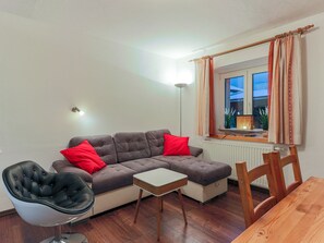 Comfort Apartment, 2 Bedrooms | Living room | DVD player - Central Apartment With Balcony, Terrace, Garden, Deckchairs (Brixen im Thale)