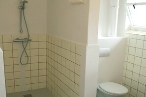 Bangalô conforto, 1 quarto | Banheiro | Chuveiro 