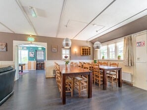 Classic House, 3 Bedrooms | Dining