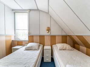 11 Schlafzimmer, individuell eingerichtet, Bettwäsche