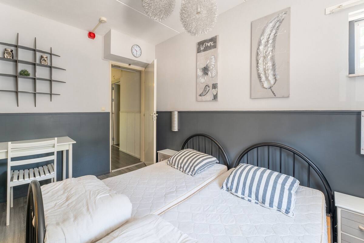 Comfort House, Multiple Bedrooms | 11 bedrooms, individually furnished, bed sheets