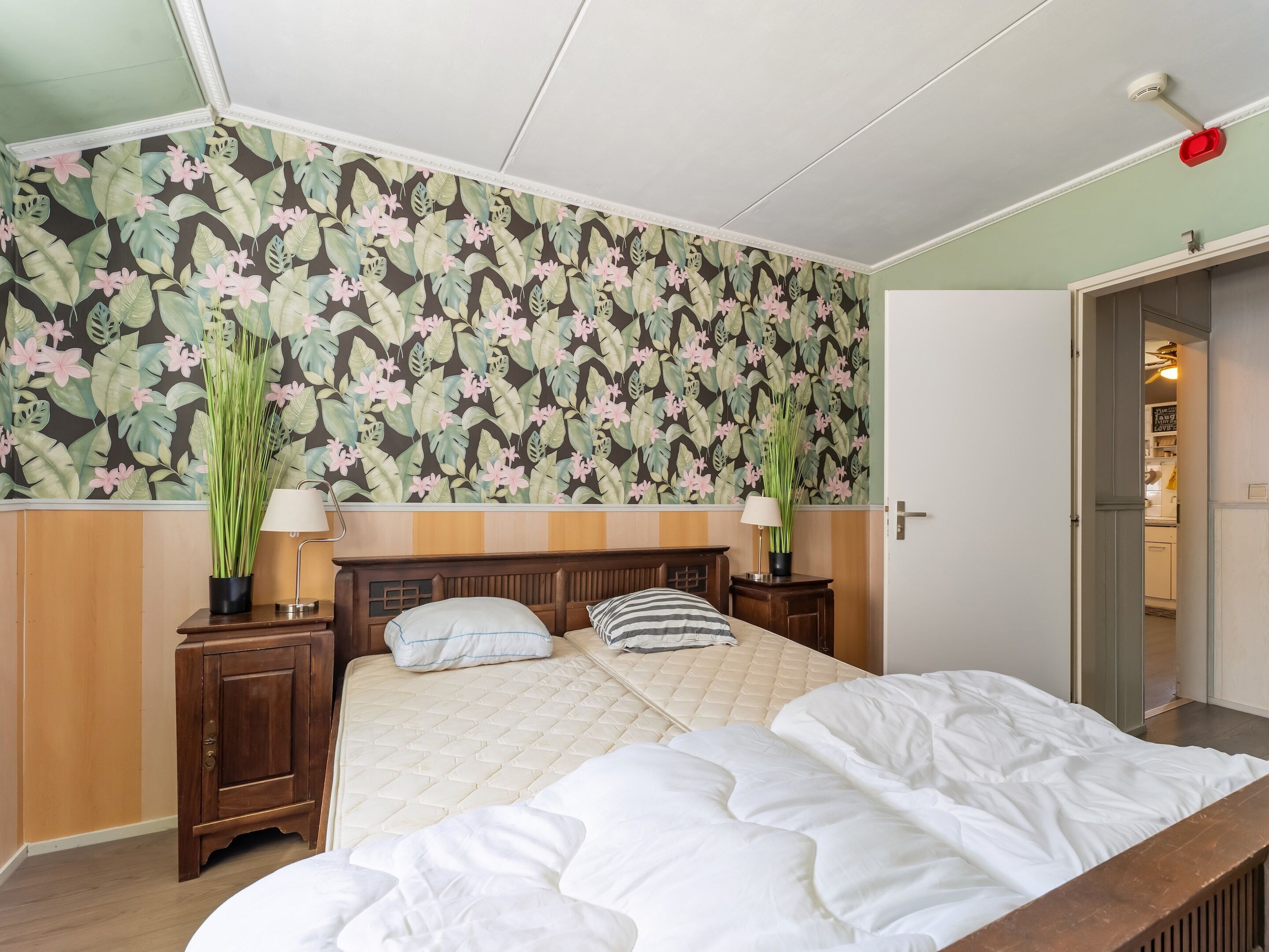 Classic House, 3 Bedrooms | 11 bedrooms, individually furnished, bed sheets