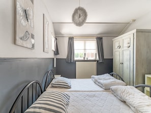 Comfort House, Multiple Bedrooms | 11 bedrooms, individually furnished, bed sheets