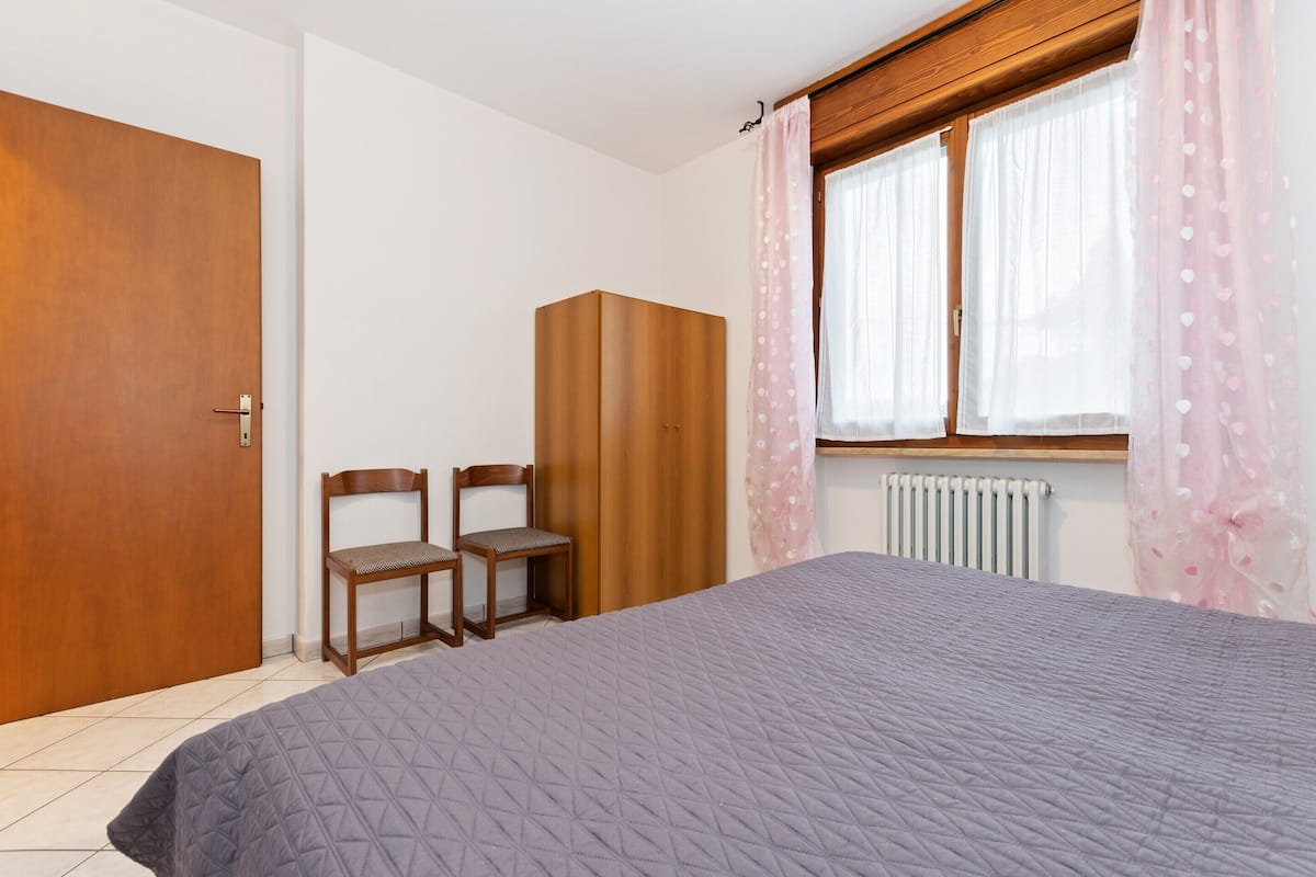 Nhà tiện nghi đơn giản, 2 phòng ngủ | 9 phòng ngủ, trang bị nội thất với thiết kế riêng biệt, bộ trải giường