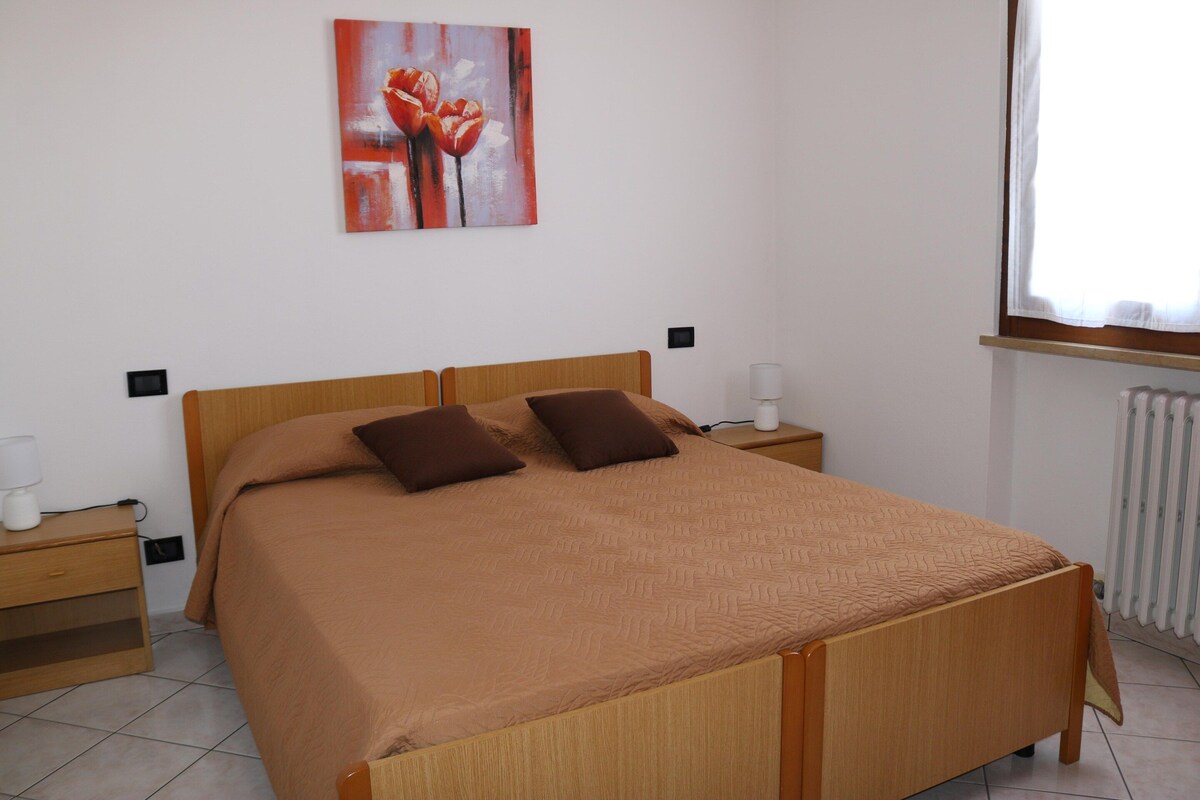 Casa clássico, 2 quartos | 9 quartos, individualmente mobiliados, roupa de cama