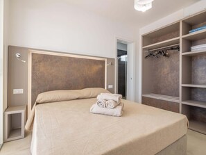 2 bedrooms, individually furnished, bed sheets
