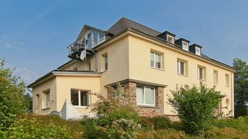 Classic Apartment, 5 Bedrooms | Exterior