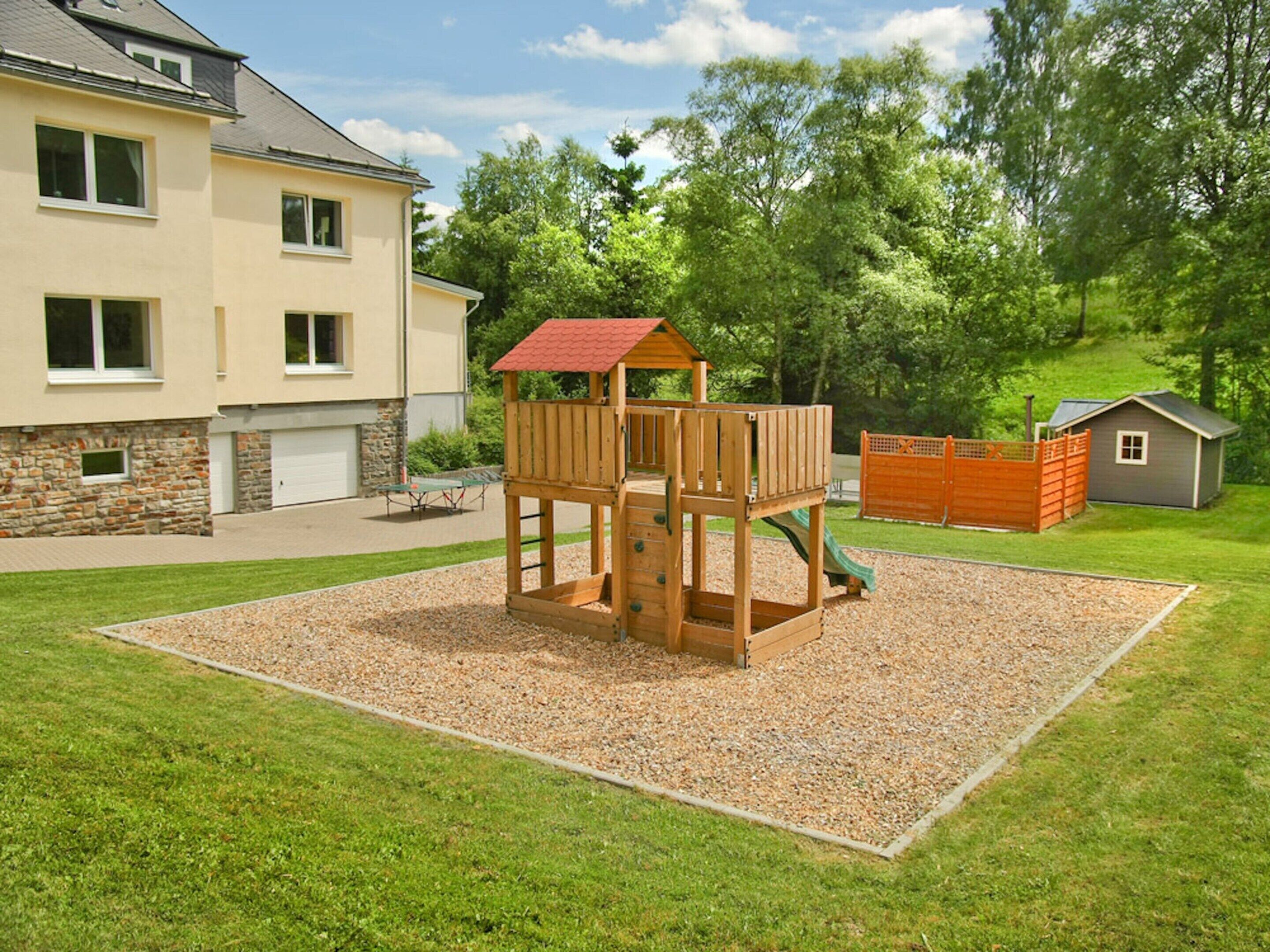 Classic Apartment, Multiple Bedrooms | Garden