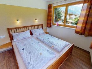 Comfort Apartment, 3 Bedrooms | 7 bedrooms, bed sheets - Idyllic Apartment in Stumm With Panoramic View (Stumm)
