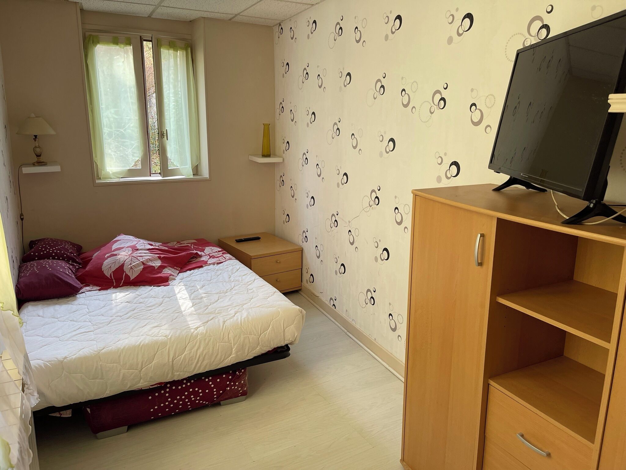 2 chambres, fer et planche à repasser, Wi-Fi, draps fournis