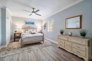 3 bedrooms, desk, iron/ironing board, travel crib