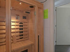 Comfort Apartment, 6 Bedrooms | Spa treatment