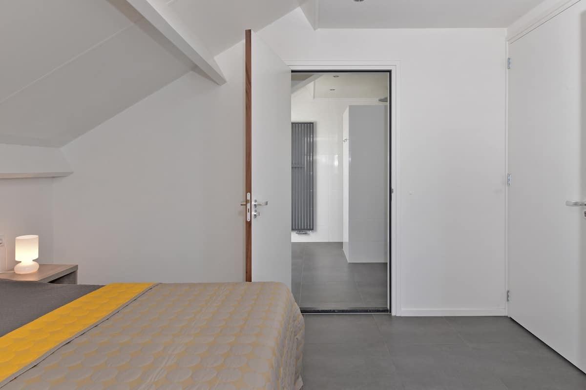 6 chambres, ameublement personnalisé, draps fournis